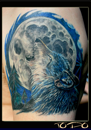 Looking for unique Todo Tattoos Wolf in the Moon