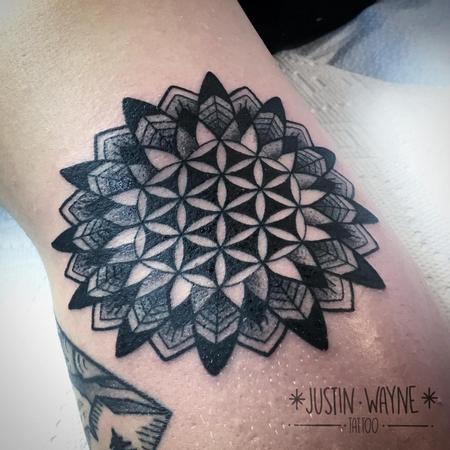 Tattoos - blackwork mandala - 129983