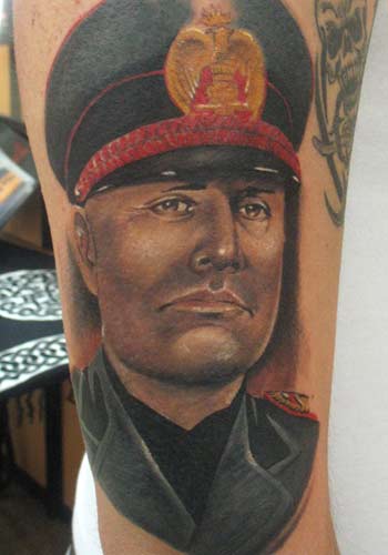 alex%20de%20pase%20-%20tattoo%20-%20tatuaggio%20duce-%20mussolini.jpg