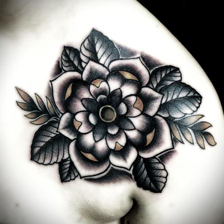 Frichard Adams - Traditional color flower tattoo. Frichard Adams Art Junkies Tattoo