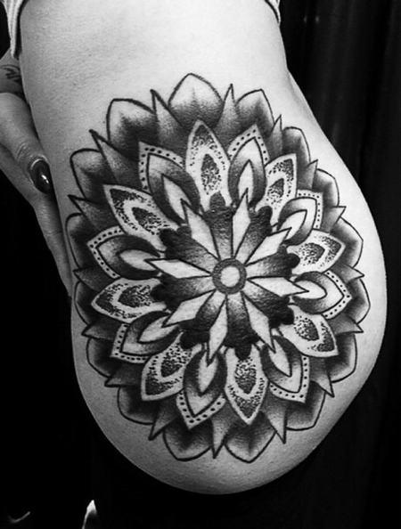 Frichard Adams - Traditional black and gray geometry tattoo, Frichard Adams Art Junkies Tattoo 