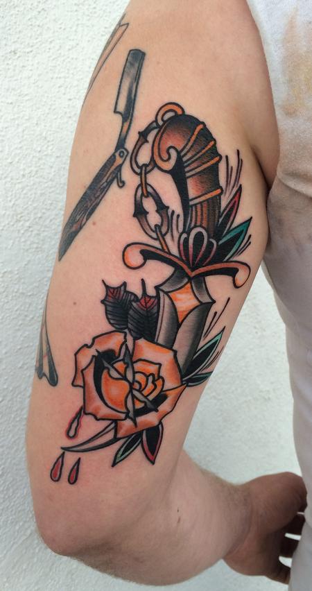 Mike Riedl - Traditional color row with knife and chain tattoo, Mike Riedl Art Junkies Tattoo 