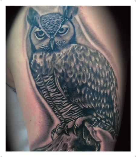 Scott Grosjean - Realistic black and gray owl tattoo. Scott Gorsjean Art Junkies Tattoo