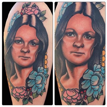 Gary Dunn - Traditional color portrait with flowers tattoo. Gary Dunn Art Junkies Tattoo