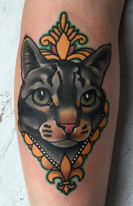 Gary Dunn - Traditional color cat in frame tattoo. Gary Dunn Art Junkies Tattoo 