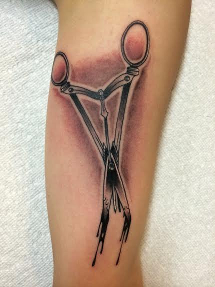 Frichard Adams - Traditional black and gray surgical scissors tattoo. Richard Adams Art Junkies Tattoo