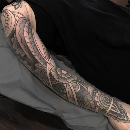 Eddie Zavala - Menhdi/Mandala full sleeve w/black and grey and stippling in progress