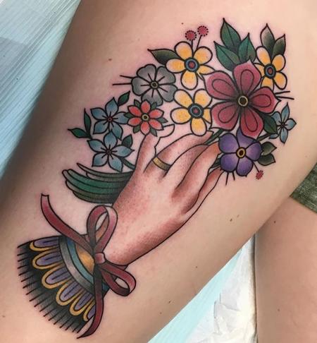 Tattoos - Hand w/flower bouquet - 129333