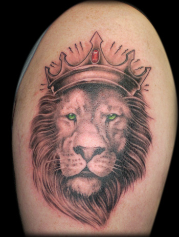 Tattoos Tattoos Black and Gray Lion with Crown 2 Hours