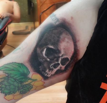 Ian Robert McKown - Skull on arm