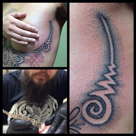 Tattoos - Upper ribs - 99213