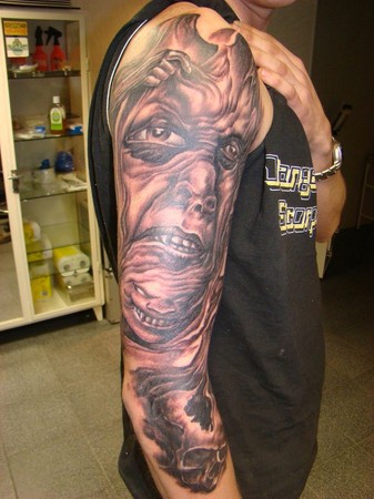 Daniel  - Faces &Skulls sleeve
