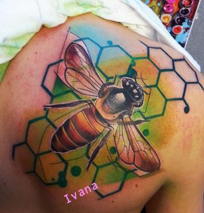 Ivana Tattoo Art - Honey Bee