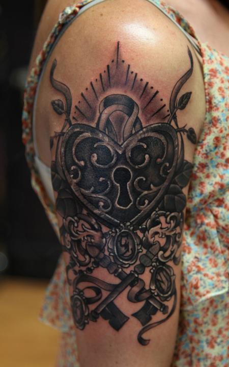 Mario Rosenau - black and grey heart lock with keys tattoo