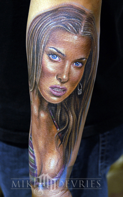 Mike DeVries - Carmen Electra Tattoo