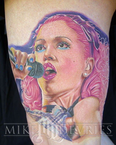Mike DeVries - Gwen Stefani Tattoo