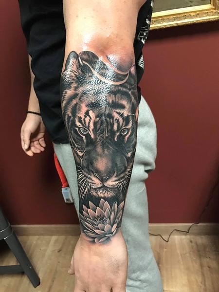 Tattoos - Realistic Tiger and Lotus Flower in Black and Gray - 125608