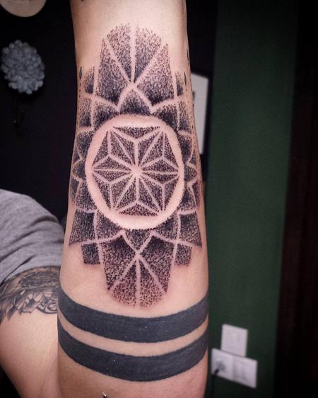 Tattoos - Geometric Dotwork Mandala - 125558