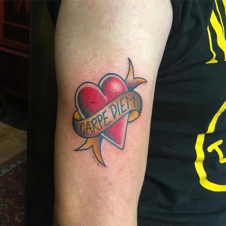 Tattoos - Corazón Tradicional con Lettering a Color - 130910