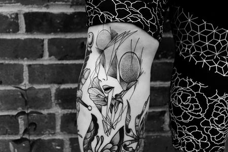 Tattoos - Pointillism Woman - 128421