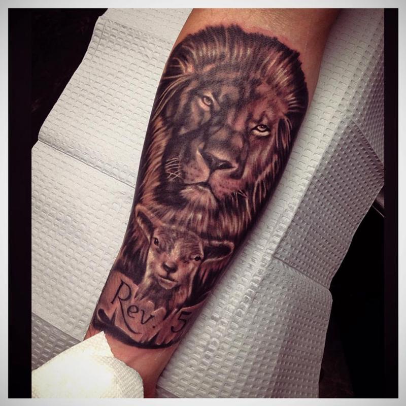 lion and the lamb by raphael barros tattoonow lion and the lamb by raphael barros tattoonow