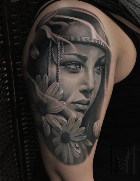 Tattoos - portrait with daisies - 133212