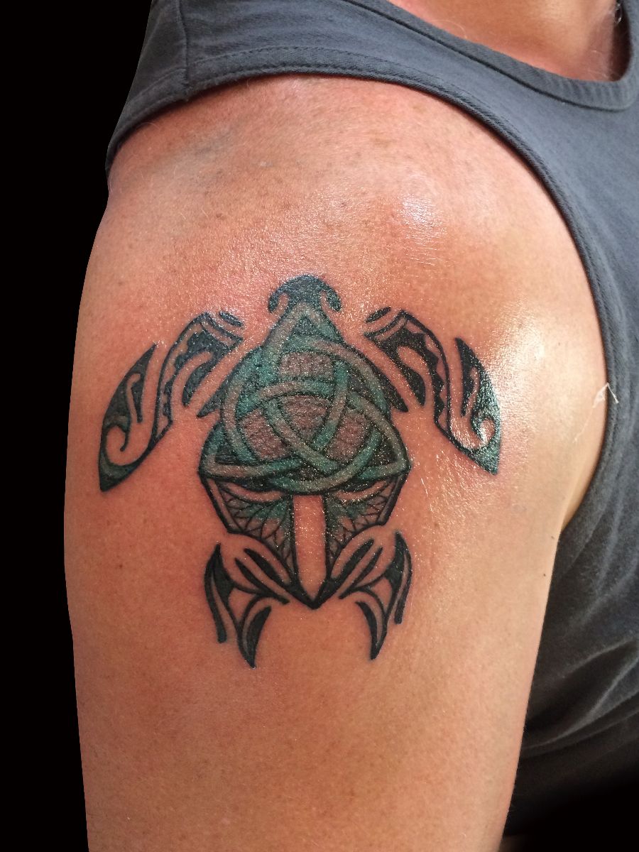 Polynesian/ Celtic Turtle by Adam Considine. TattooNOW
