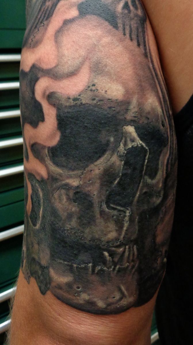 Top 111 + Smokey skull tattoo designs