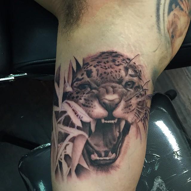 jaguar tattoo by cody hennings tattoonow jaguar tattoo by cody hennings tattoonow