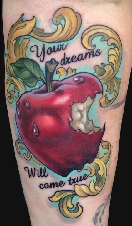 Katelyn Crane - Apple tattoo