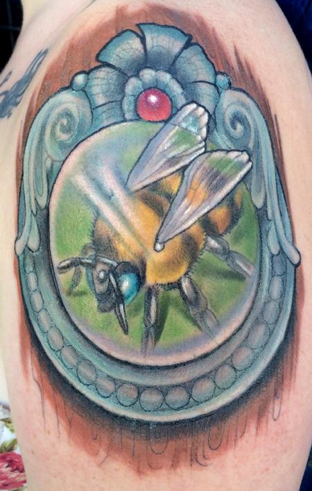 Katelyn Crane - Bee in a frame tattoo