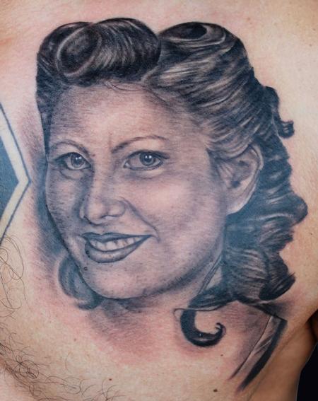 Katelyn Crane - Portrait tattoo