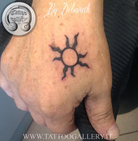 The Gallery Of Tattoo : Tattoos : Body Part Hand : tribal sun