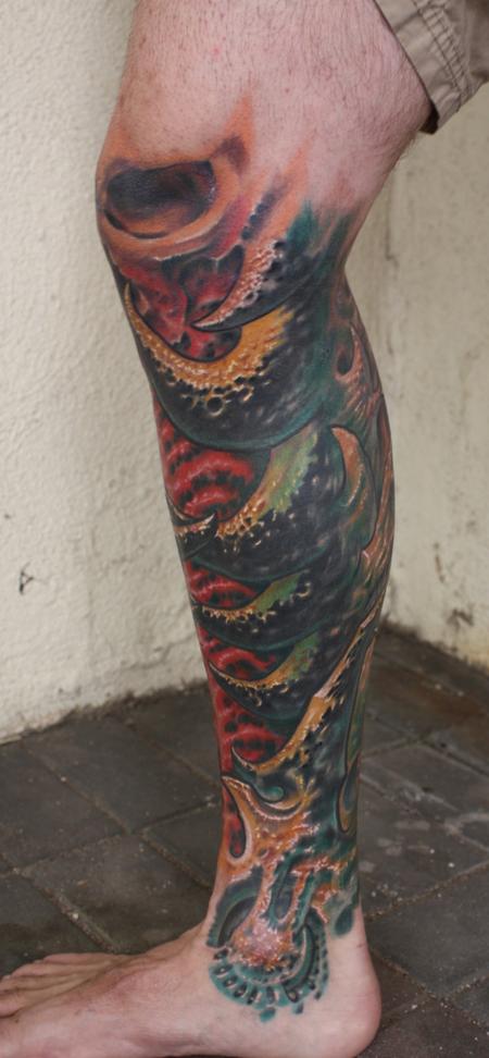 Ty McEwen - color bio leg tattoo
