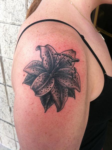Skyler Del Drago - Lily Tattoo