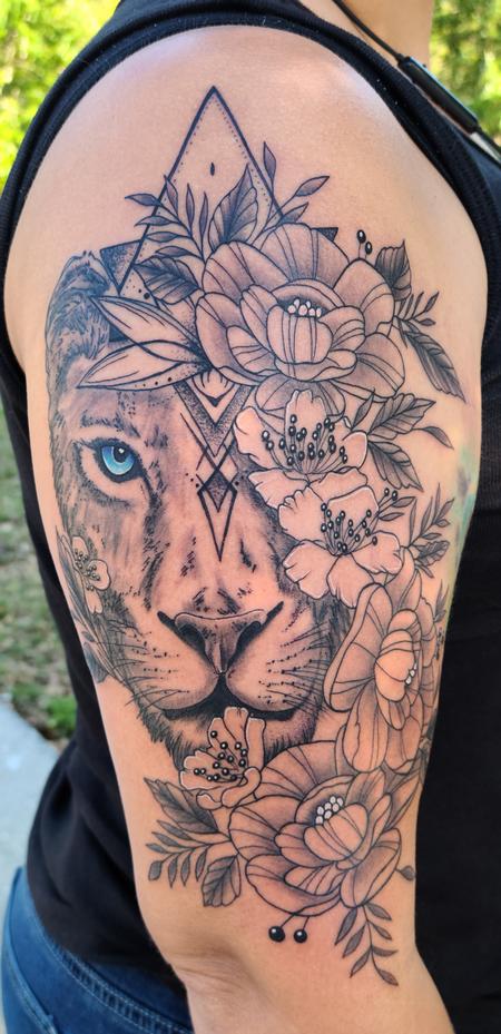 Floral Lioness Tattoo Thumbnail