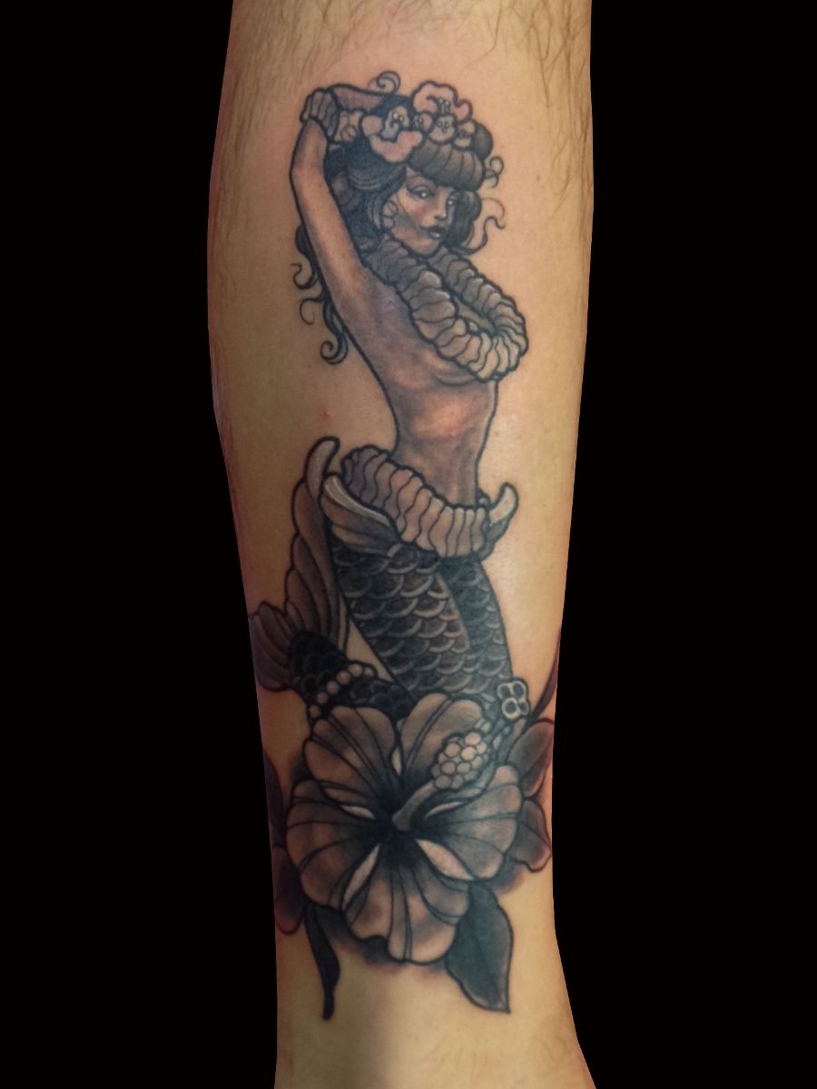 black amp gray mermaid by trevor kennedy maui atomic tattoo black amp gray mermaid by trevor kennedy maui atomic tattoo