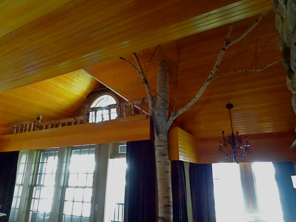 church landing tree house room