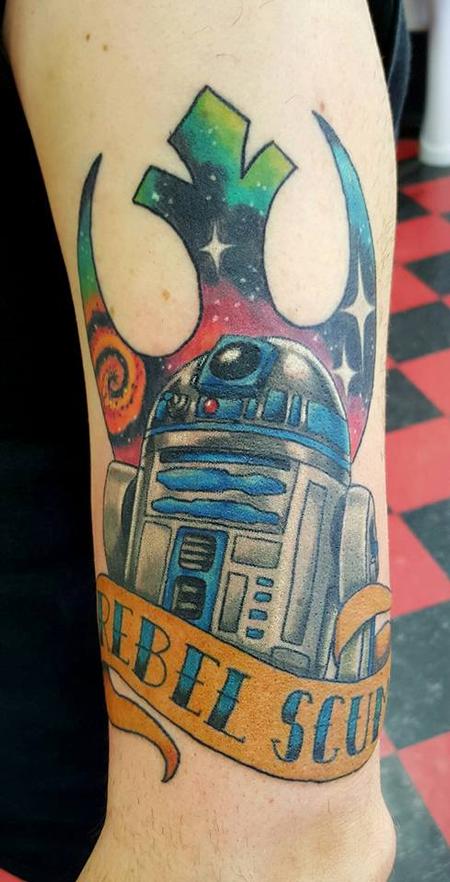 Jesse Neumann - R2D2 Star Wars Tattoo