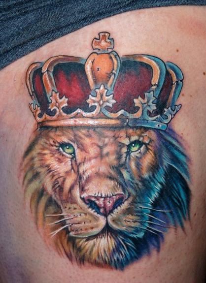 Evan Olin - Realistic lion with crown tattoo