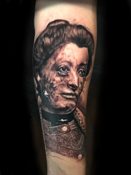 Mike Romasco - Post mortem victorian woman