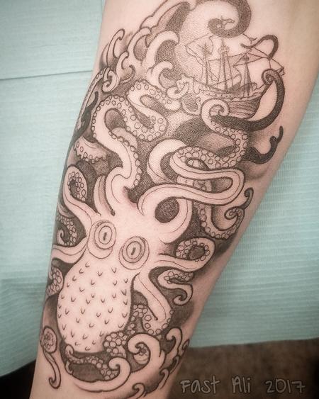 Tattoos - Kraken action - 131800