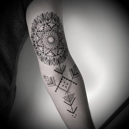Tattoos - blackwork dotwork sunflower - 129935