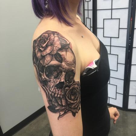 Tattoos - Skull with roses - 117566