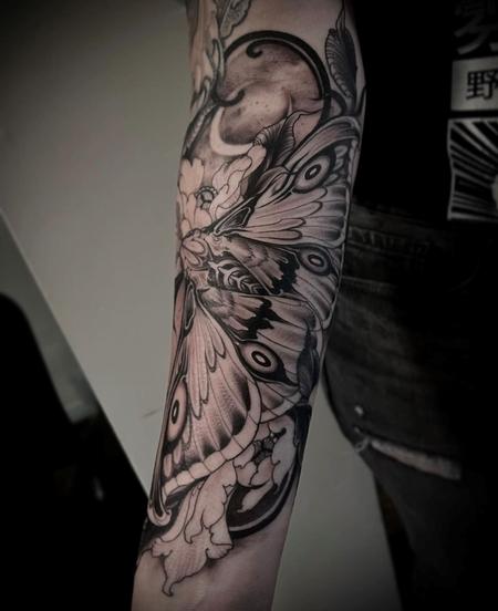 new hand tattoo by Jose at Bako Inc in California :) : r/tattoo