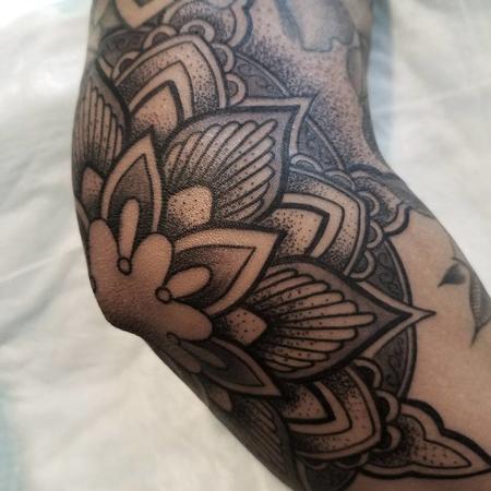 Tattoos - Blackwork Mandala - 131999