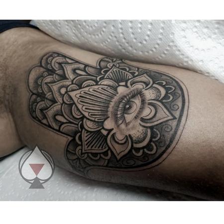 Tattoos - Blackwork Hamsa - 132000