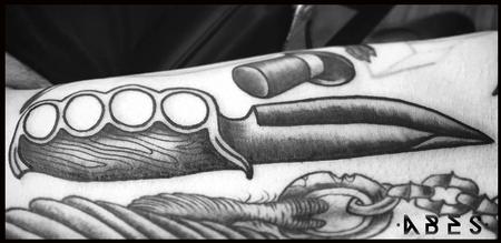 Tattoos - knockles knife - 114935