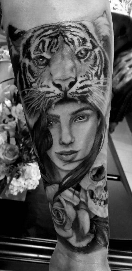 Tattoos - Lady with tiger cowl - 131551