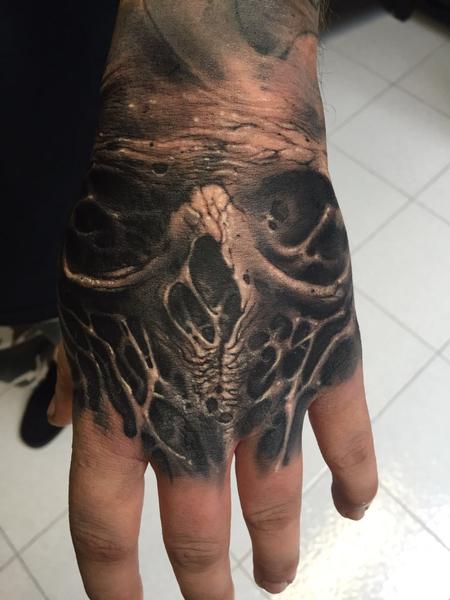 Tattoos - Hand's skull roots  - 120627